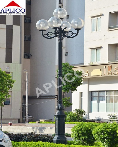 Cột đèn trang trí công viên